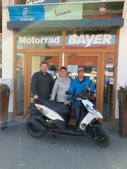 Die Gewinner unserer Tombola mit dem Hauptgewinn, einem TPH 50 von Piaggio