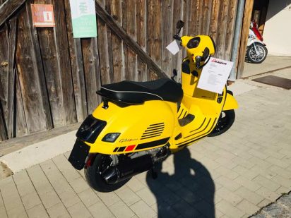 Vespa GTS 300 SUPERSPORT ABS/ASR E4 UMBAU v. hinten rechts
