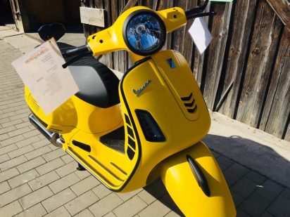 Vespa GTS 300 SUPERSPORT ABS/ASR E4 UMBAU v. vorne rechts